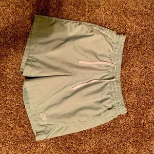 Nike men’s woven shorts size small